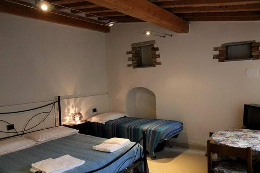 Casa Corsi Comfort Quadruple Room, 1 Bedroom, Private Bathroom, Garden View 2