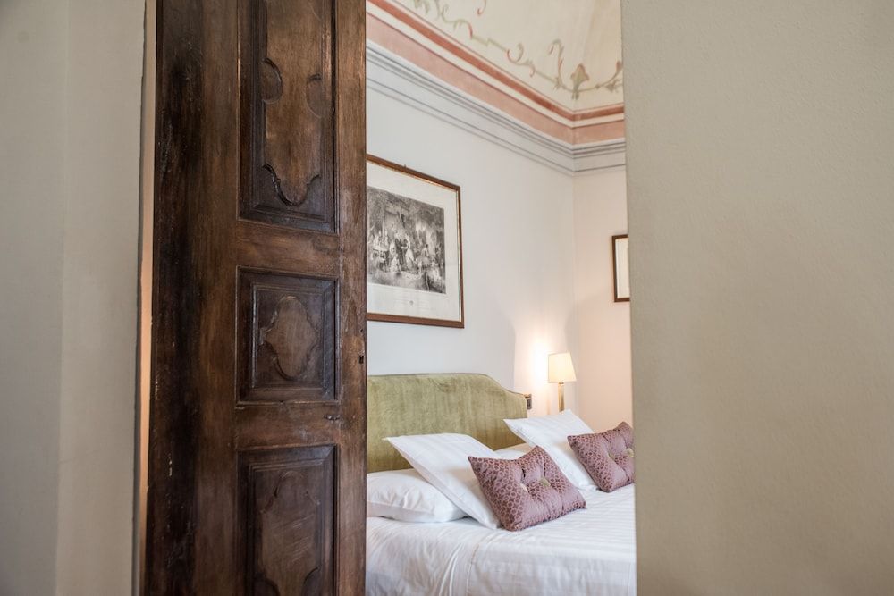 Suite (Monastery)