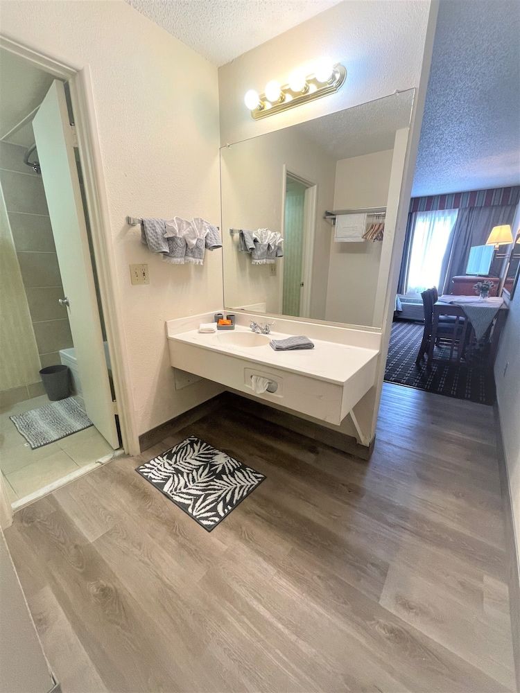 FairBridge Extended Stay – a Kitchenette Hotel Standard Room, 2 Queen Beds, Non Smoking, Kitchenette 8