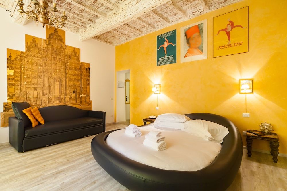 Babuccio Art Inn Triple Room 2