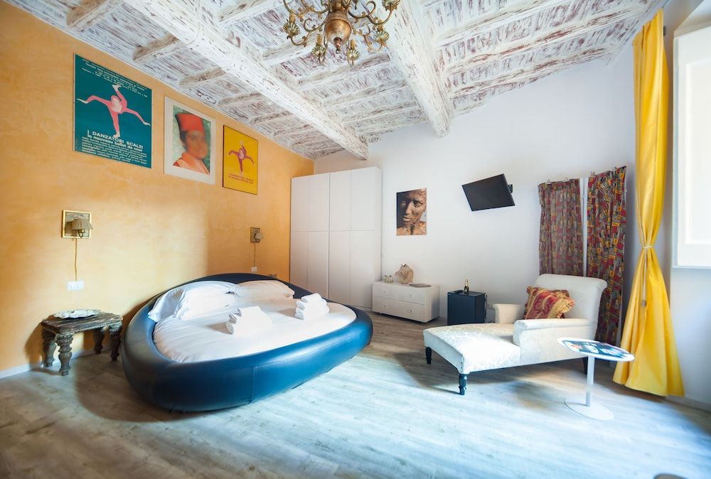 Babuccio Art Inn Triple Room 5