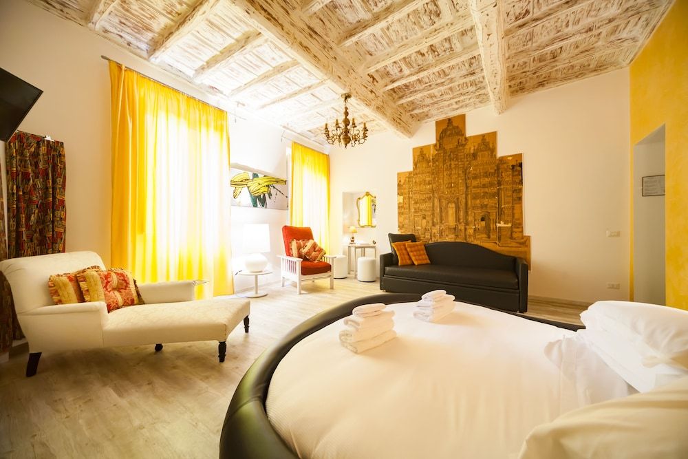 Babuccio Art Inn Triple Room 3