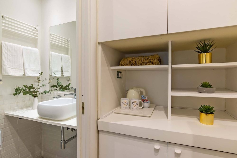 B&B 94 Rooms Vatican Scipioni Double or Twin Room 14