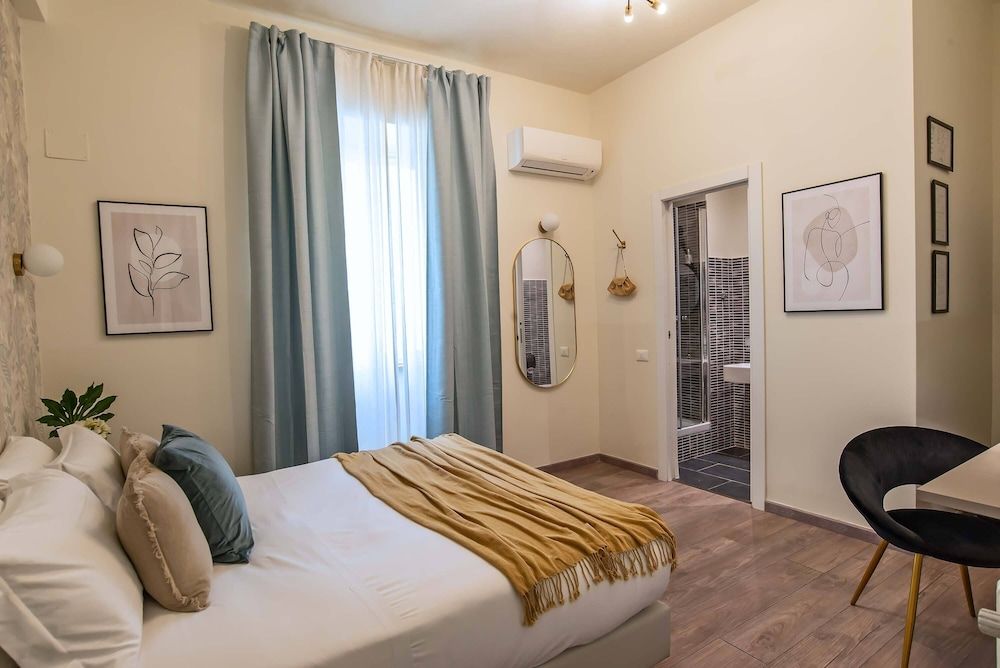 B&B 94 Rooms Vatican Scipioni Double or Twin Room 9
