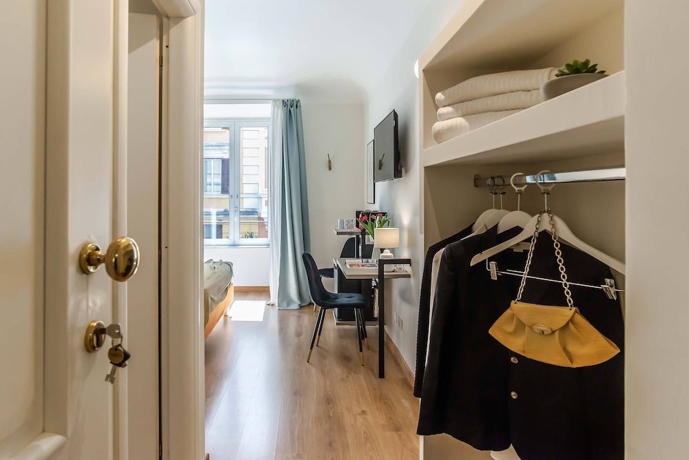 B&B 94 Rooms Vatican Scipioni Triple Room 20