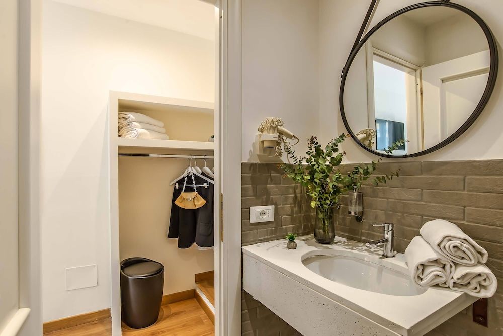 B&B 94 Rooms Vatican Scipioni Triple Room 15