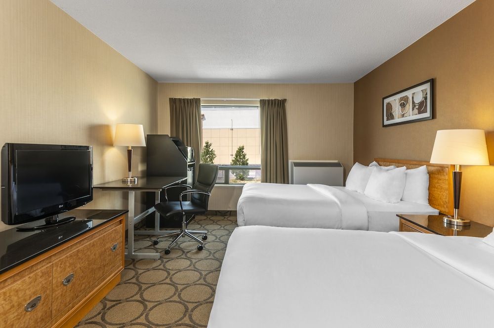 Traditional Room, 2 Queen Beds, Non Smoking