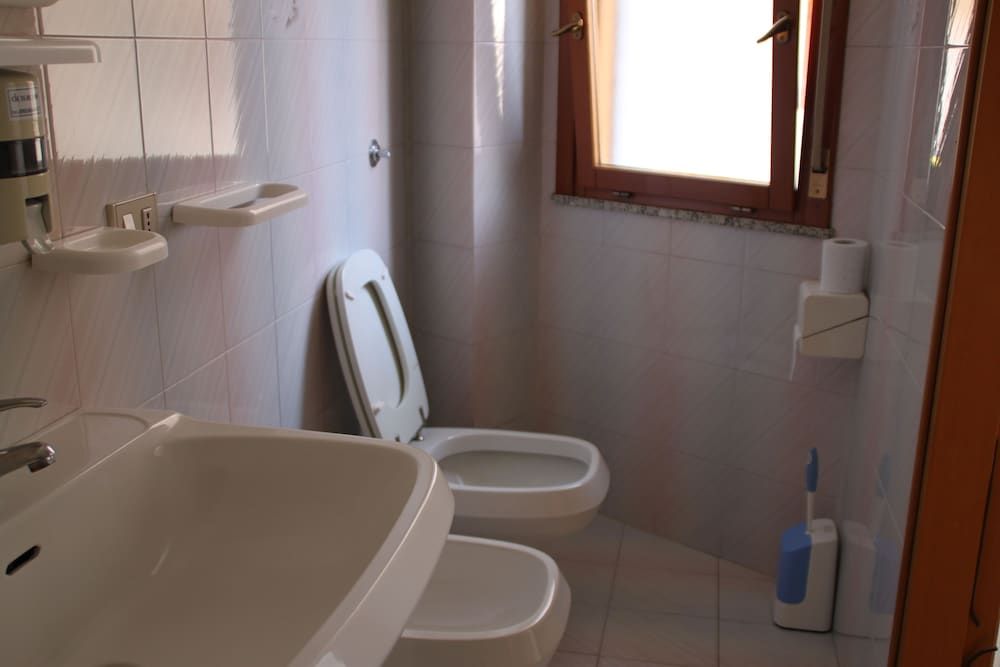 Hotel Europa City Single Room, 1 Twin Bed, Non Smoking, Ensuite 4