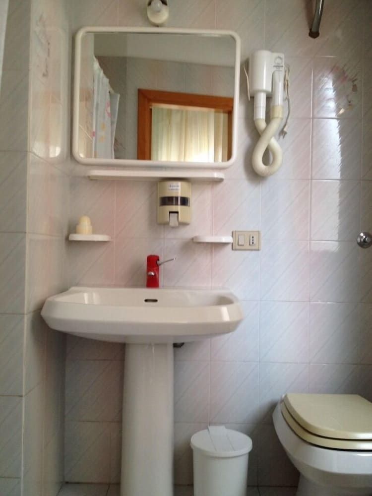 Hotel Europa Double or Twin Room, City View 3