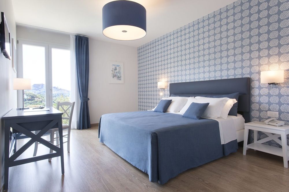 Classic Double Room, Terrace, Sea View