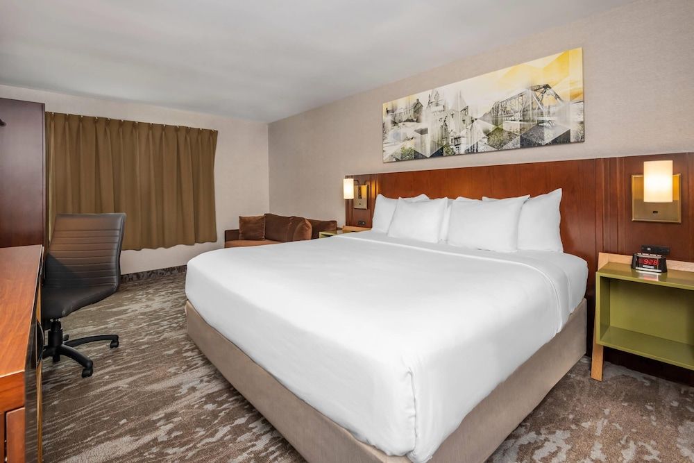 Room, 1 King Bed with Sofa bed, Non Smoking (Upper Floor)