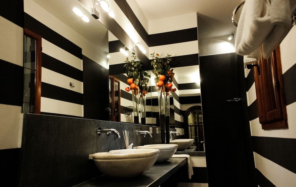 Palazzo Gallery Luxury Apartment, Multiple Bedrooms, City View 5