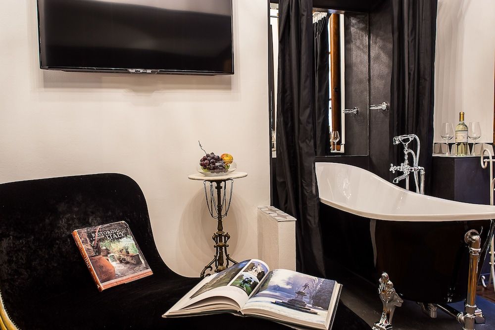 Palazzo Gallery Deluxe Double Room 7