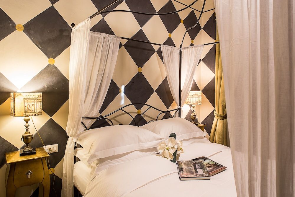 Palazzo Gallery Luxury Apartment, Multiple Bedrooms, City View 2