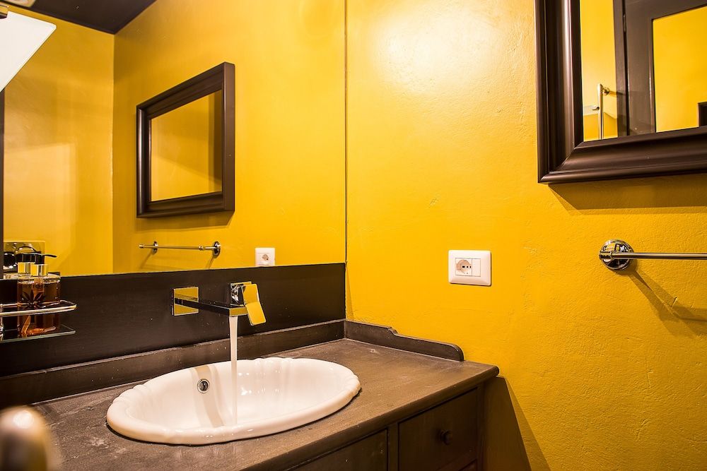 Palazzo Gallery Deluxe Double Room 6