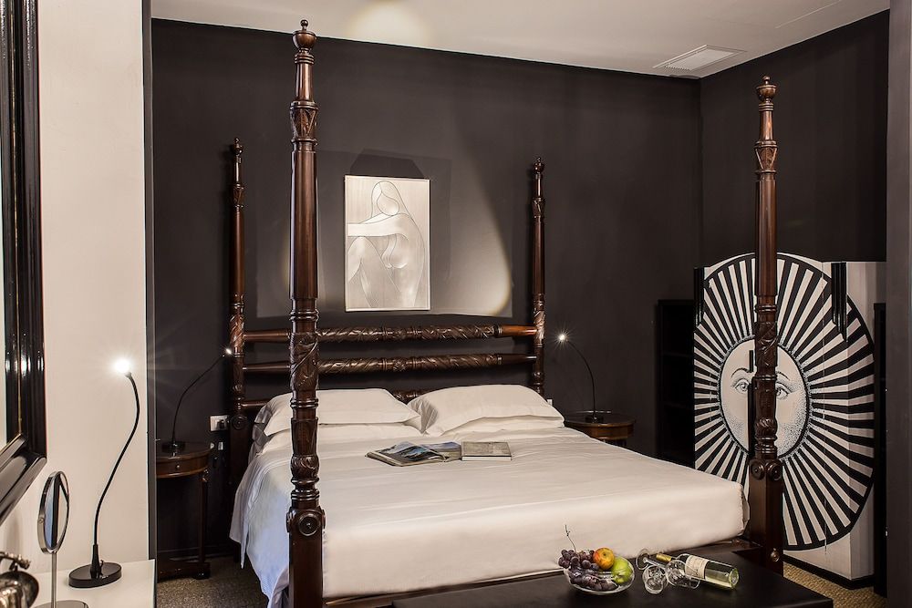 Palazzo Gallery Deluxe Double Room 4