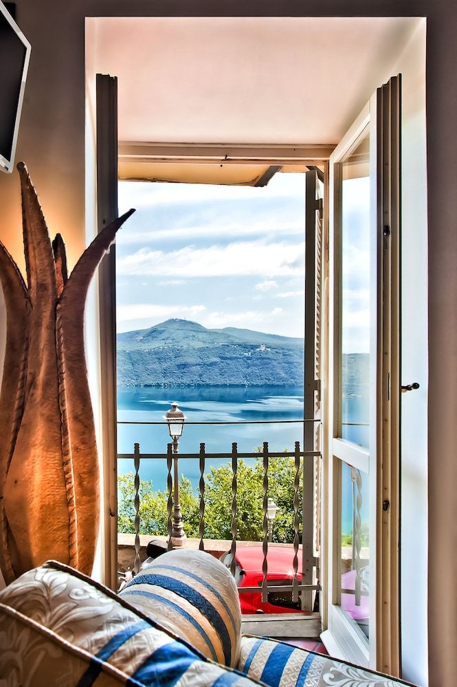 Honeymoon Loft, 2 Bedrooms, Non Smoking, Lake View