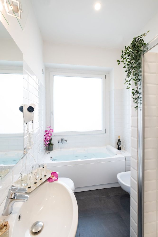 Jetted Tub