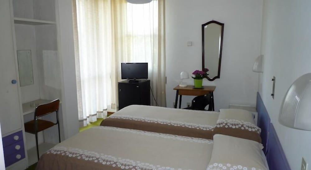 Twin Room (Small Balcony)