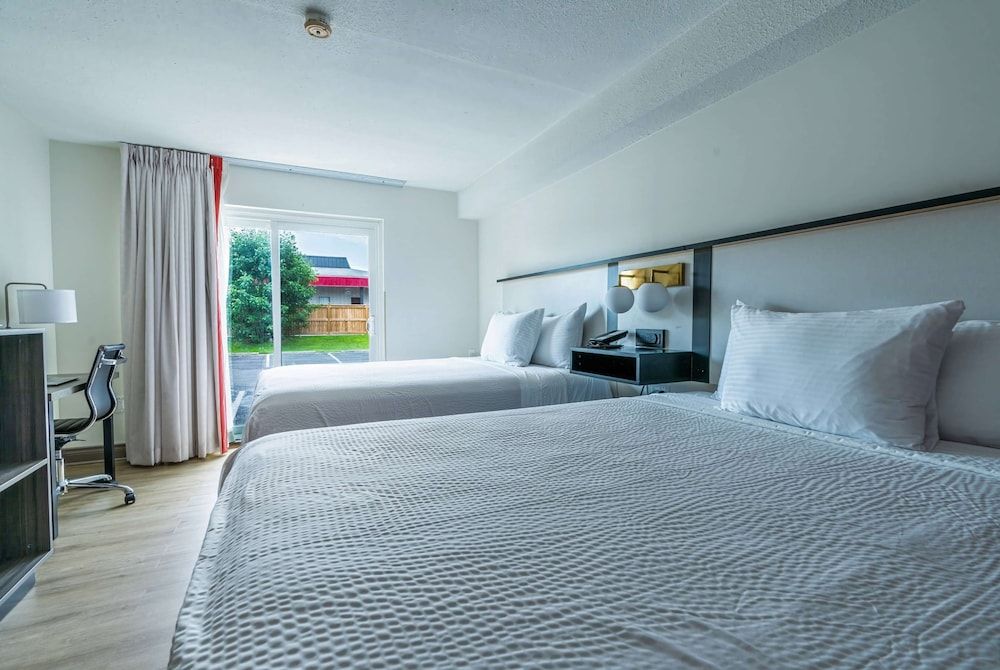 Room, 2 Queen Beds, Non Smoking (Ground Floor)