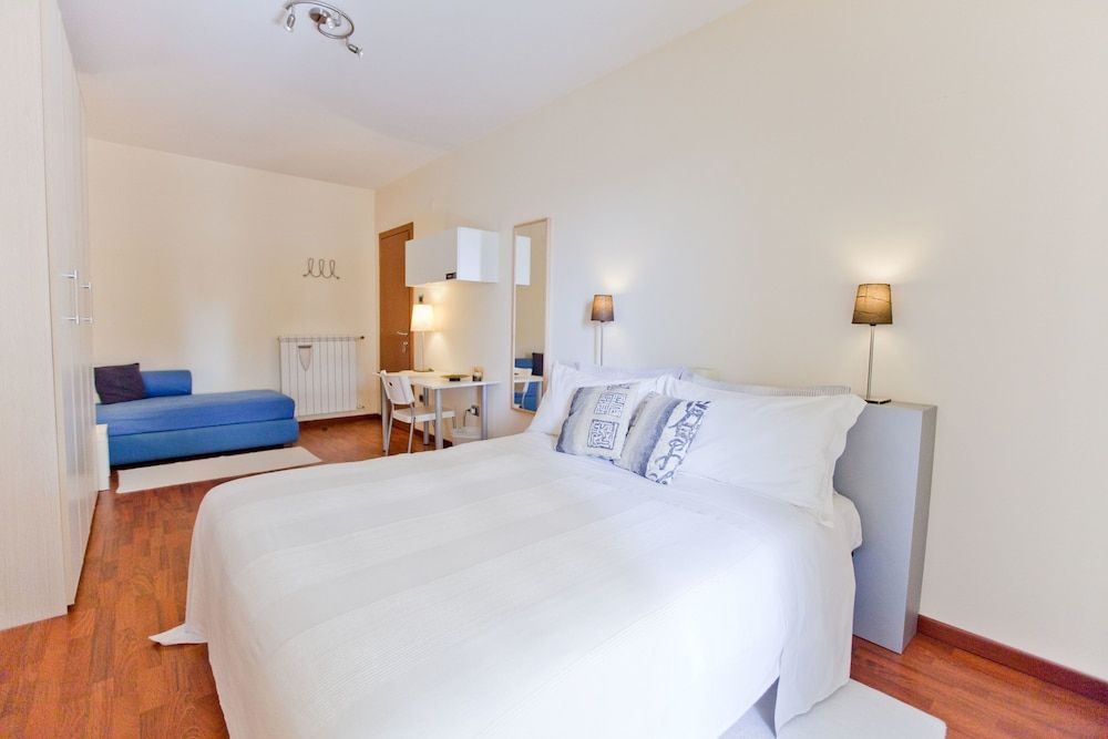 Rooms Rent Vesuvio B&B Comfort Double Room, Shared Bathroom 3