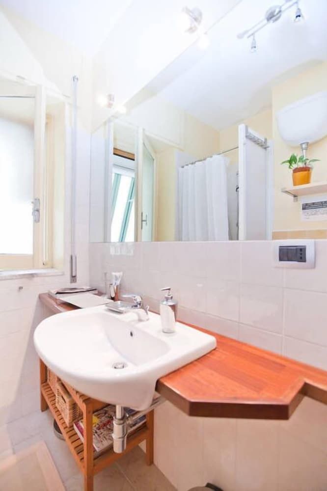 Rooms Rent Vesuvio B&B Standard Single Room, Shared Bathroom 15