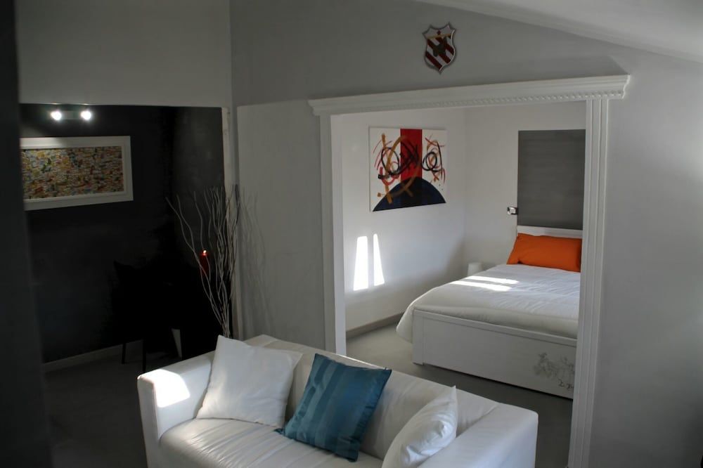 Deluxe Double Room, Bathtub