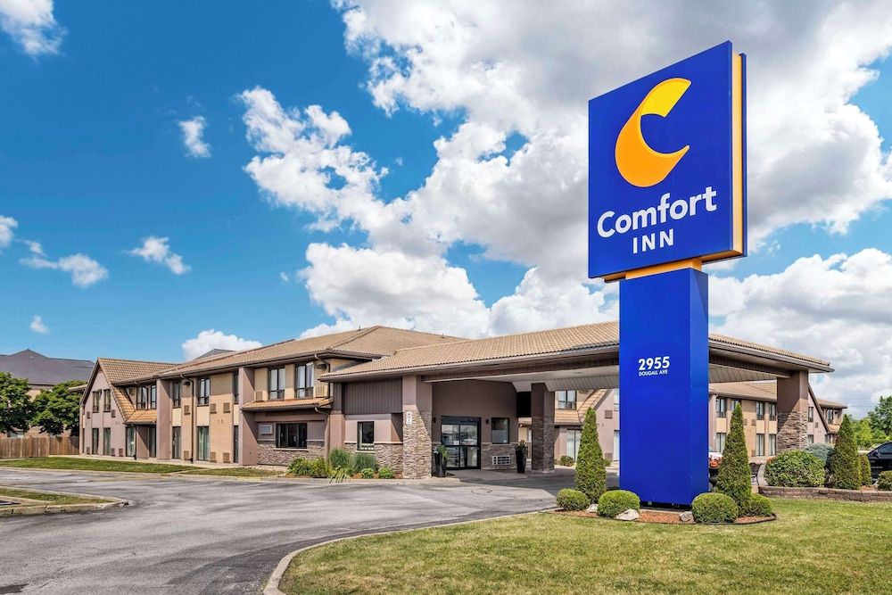 undefined Comfort Inn Windsor 10