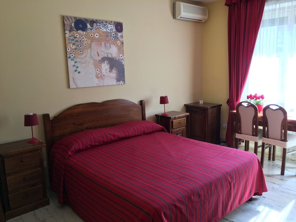 Perseo B&B Double Room, 1 Queen Bed, Private Bathroom 3