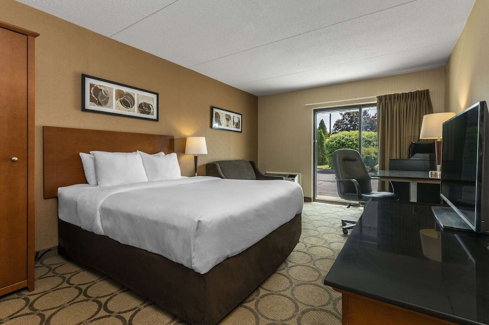 Deluxe Room, 1 Queen Bed with Sofa bed, Refrigerator & Microwave, Ground Floor