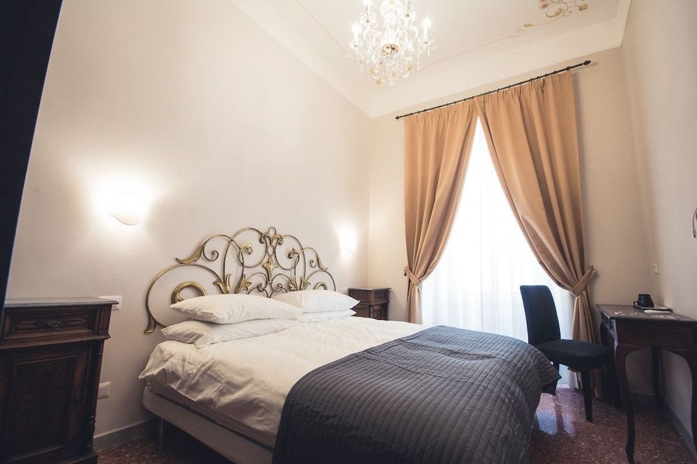 The golden keys rome Double Room 5