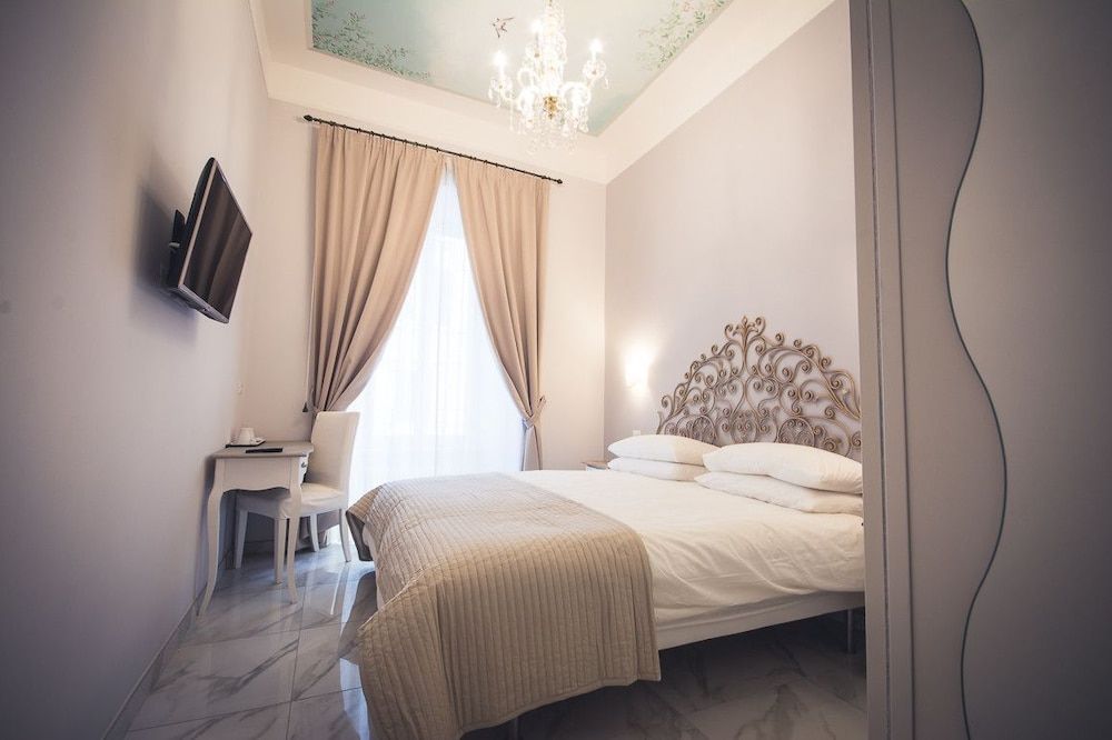 The golden keys rome Double Room 8