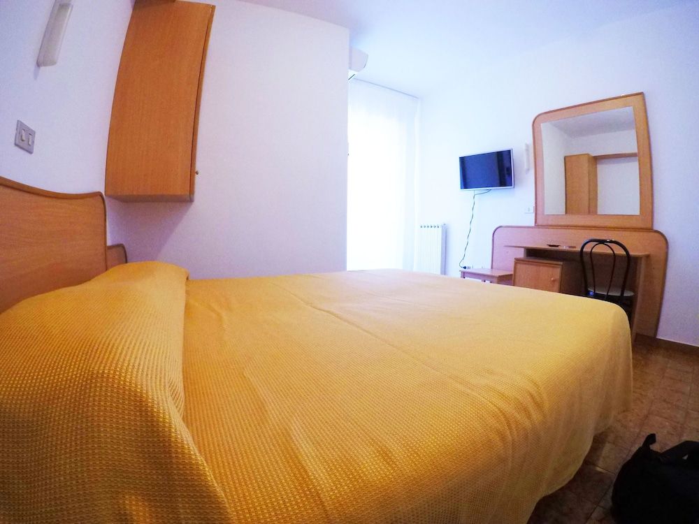 Hotel La Vetta Europa Classic Triple Room 3