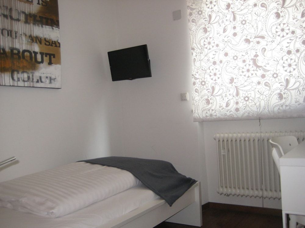 undefined Hotel S16 8