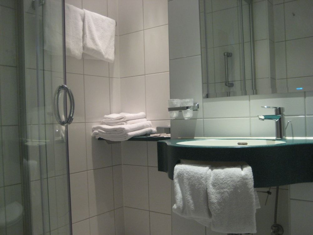 undefined Hotel S16 10