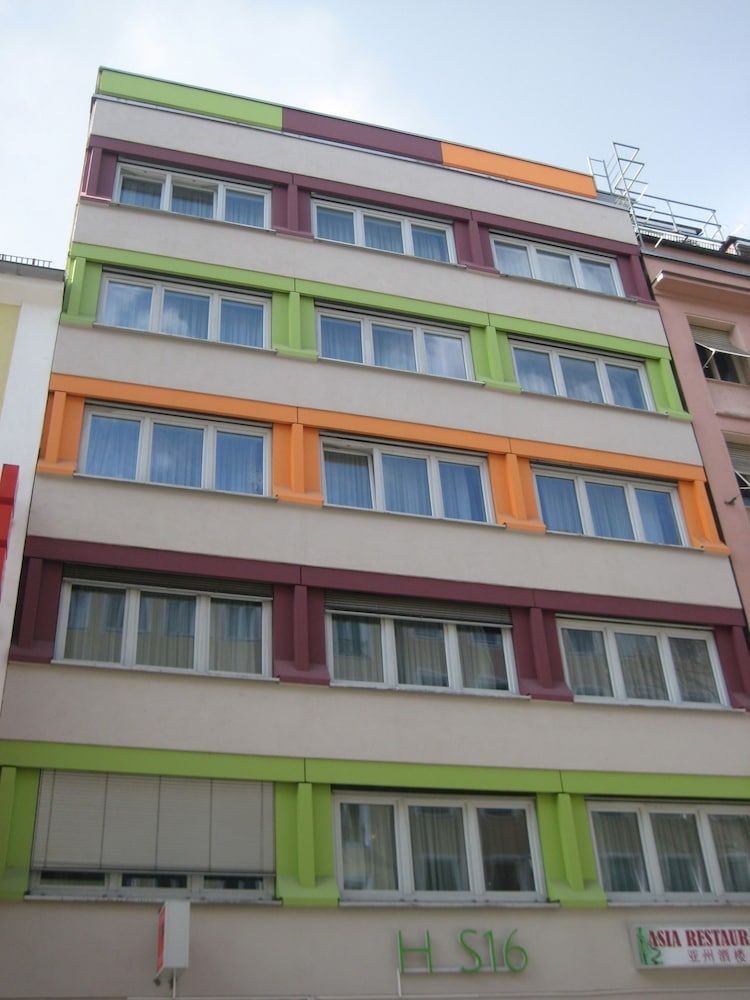 undefined Hotel S16