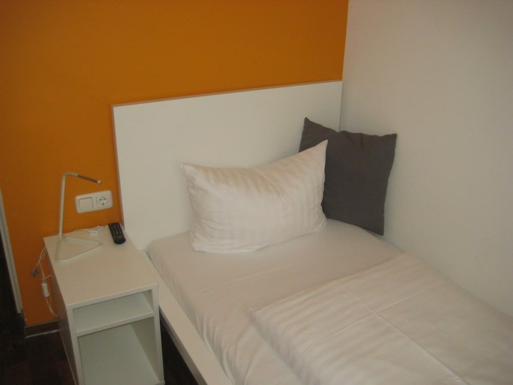 undefined Hotel S16 7