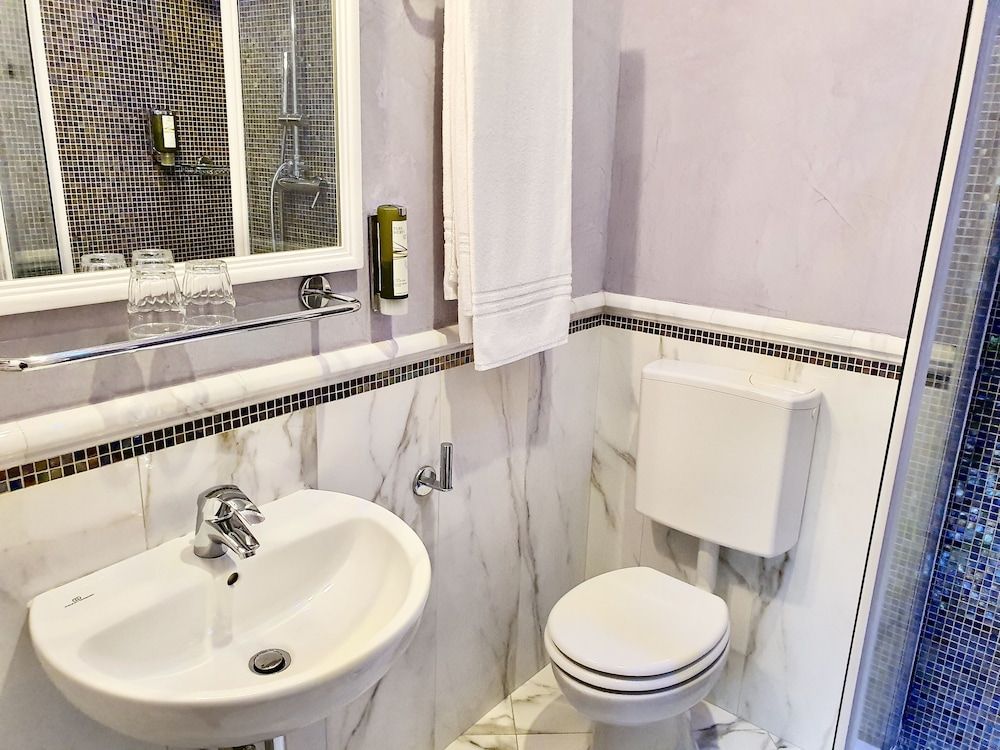 Hotel Aurora Economy Double Room 7