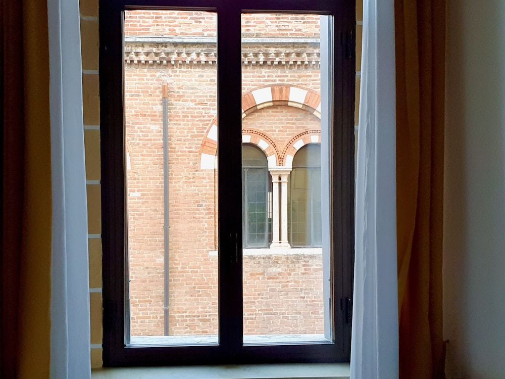 Hotel Aurora Economy Double Room 13