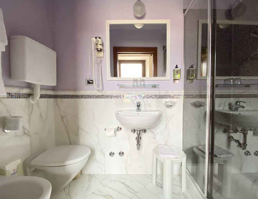 Hotel Aurora Double or Twin Room 10