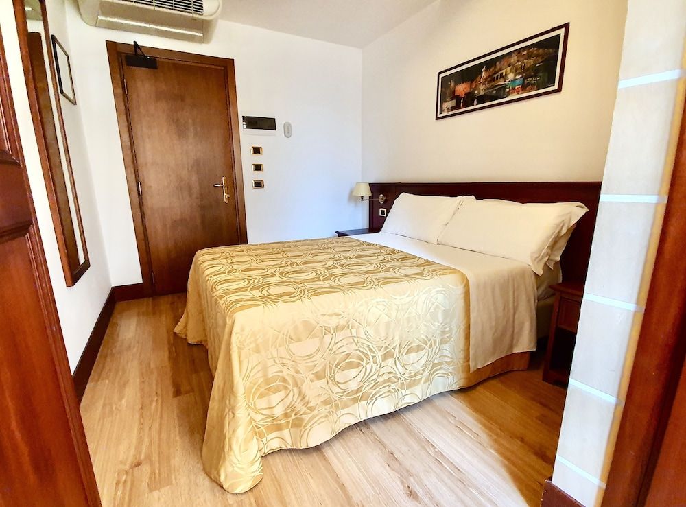 Hotel Aurora Economy Double Room Single Use 2