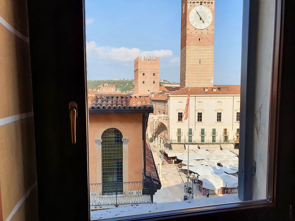 Hotel Aurora Double or Twin Room 8