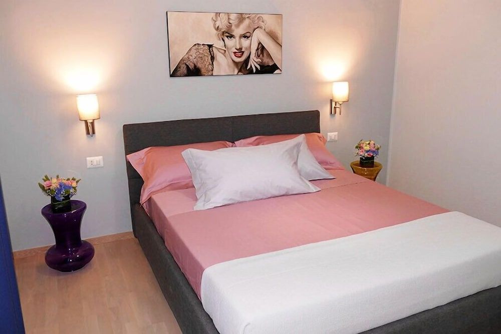 Double Room (King)