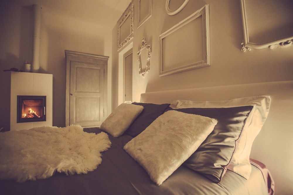 Suite, Balcony