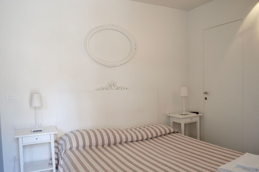 undefined Nina Casetta de Trastevere 8