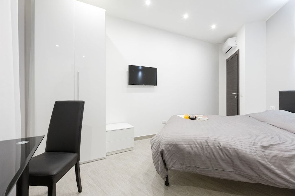 Domus Arena Double Room, 1 Queen Bed, Non Smoking, Private Bathroom