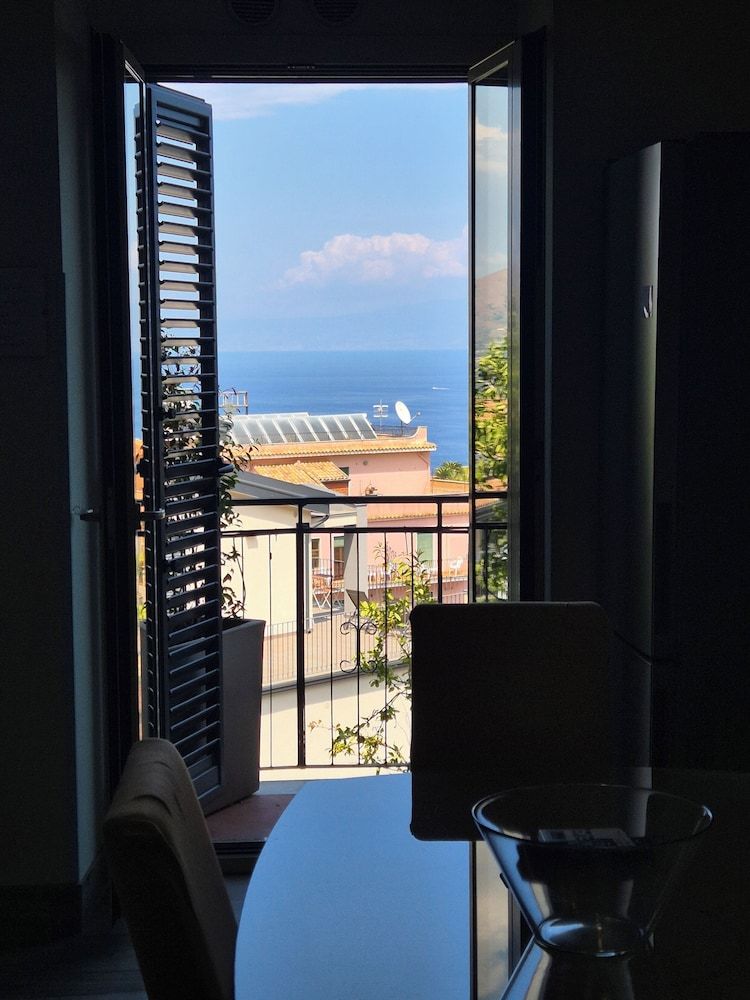 Taormina Palace Hotel Apartment, 2 Bedrooms 3