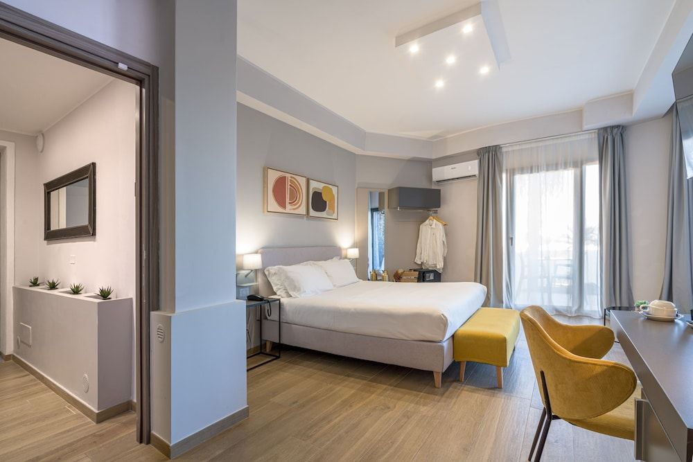 Taormina Palace Hotel Double Room, Partial Sea View 7