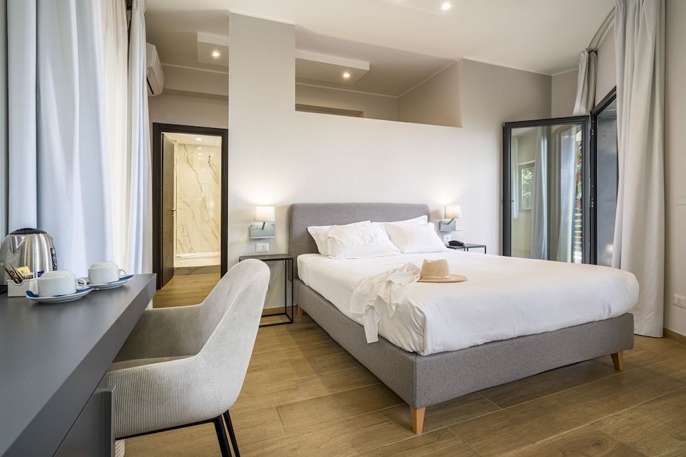 Taormina Palace Hotel Double Room, Partial Sea View