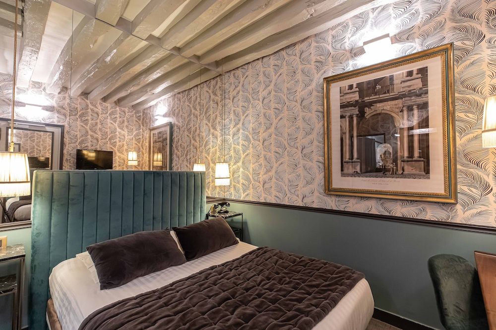 Dauphine Saint Germain Hotel Classic Double Room 5